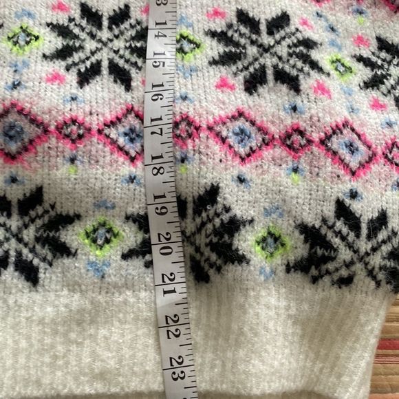 PINK Victoria Secret Xmas Snowflake Sweater L - Picture 6 of 6
